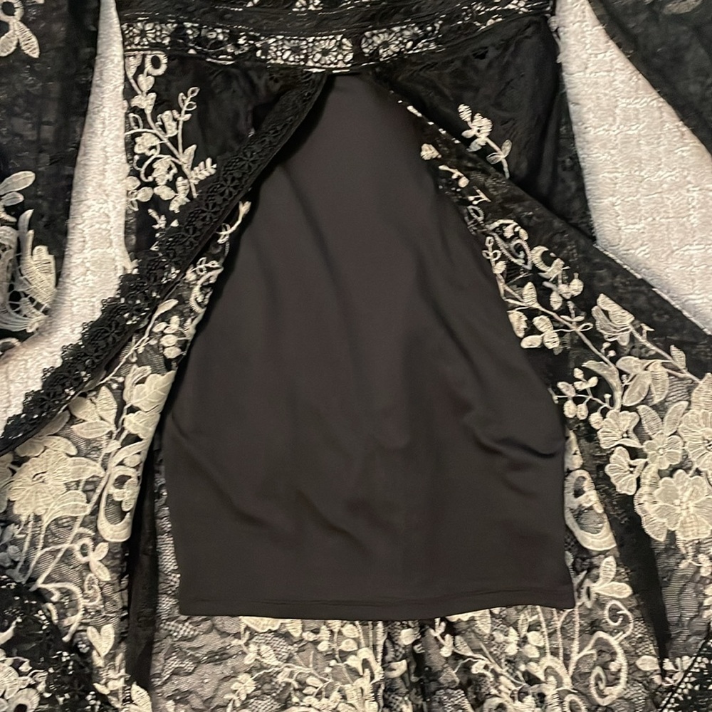 Stunning Venus lace dress - Picture 7 of 12